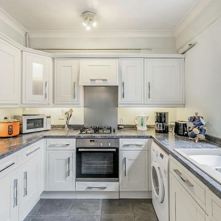 Rosskeen Villa Tideswell Ngoại thất bức ảnh