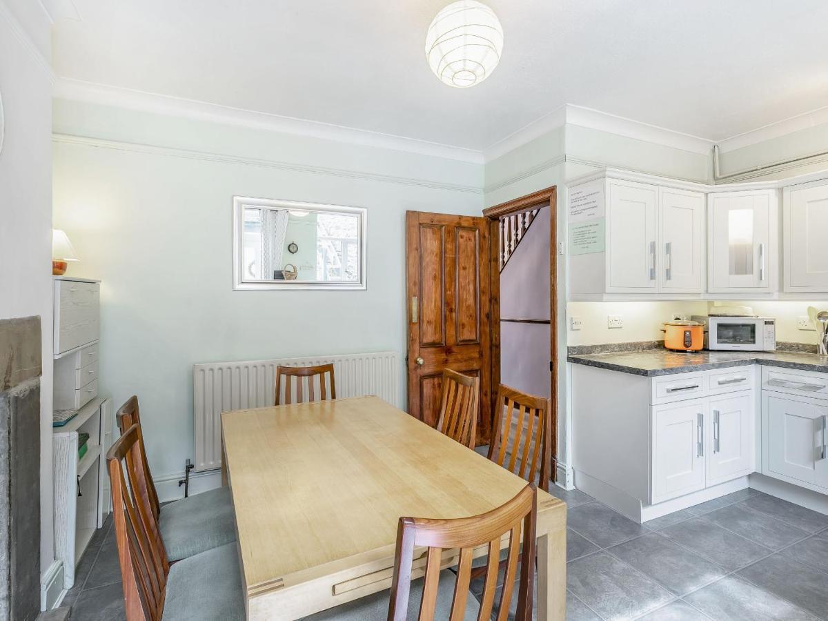 Rosskeen Villa Tideswell Ngoại thất bức ảnh