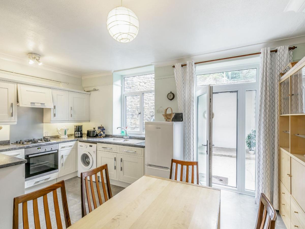 Rosskeen Villa Tideswell Ngoại thất bức ảnh