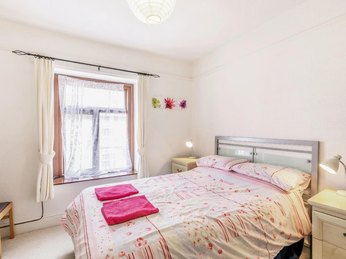 Rosskeen Villa Tideswell Ngoại thất bức ảnh