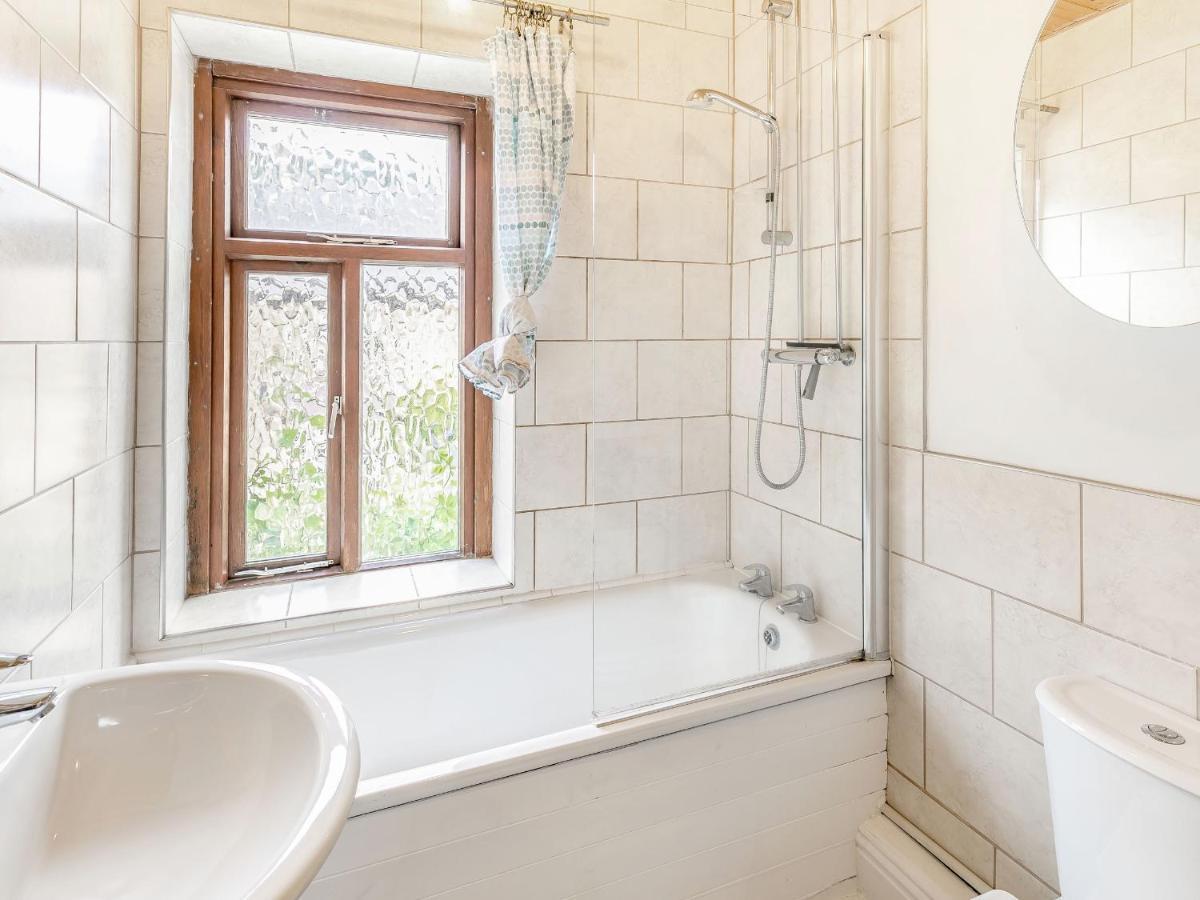 Rosskeen Villa Tideswell Ngoại thất bức ảnh