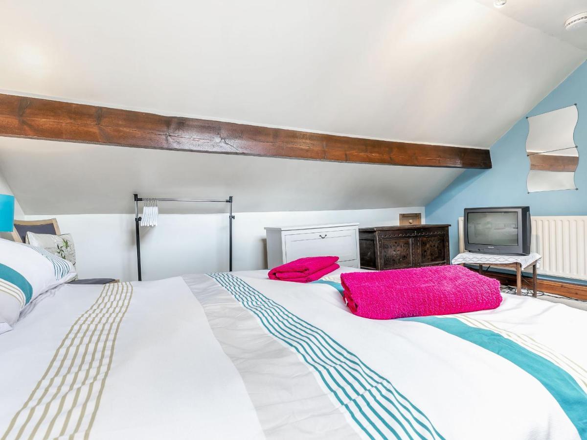 Rosskeen Villa Tideswell Ngoại thất bức ảnh